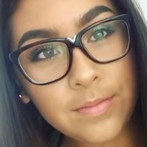 Meet your Posher, Monica